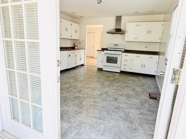 Photo - 2904 Stork Ct