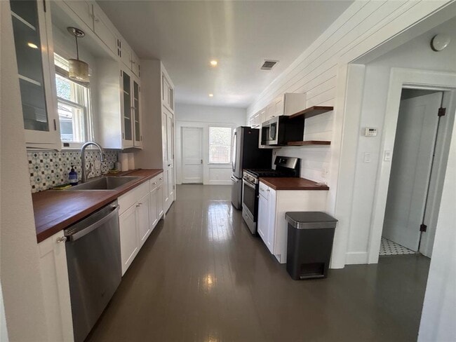 Photo - 3013 West Ave