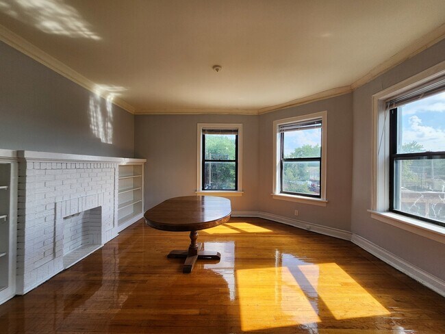 Photo - 1358 W Devon Ave