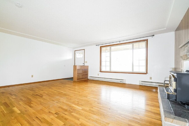 Photo - 7808 S Ainsworth Ave