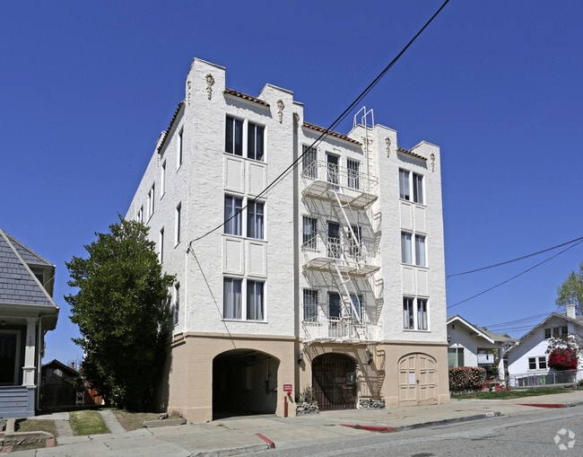 Building Photo - 4231 Montgomery Rental