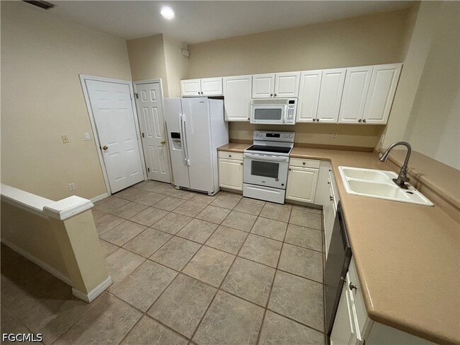 8271 Village Edge Cir