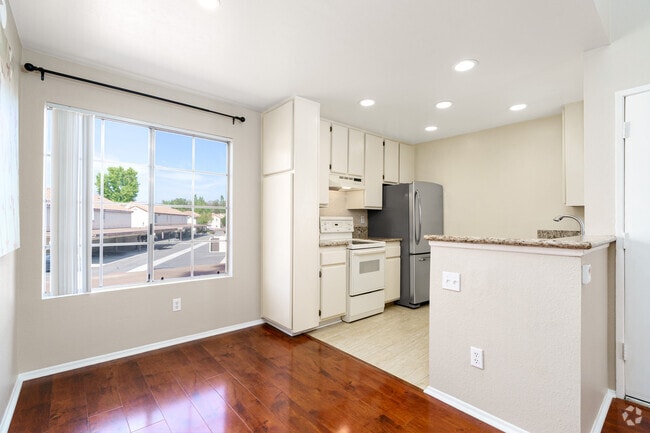 Building Photo - 23395 La Crescenta Unit D Rental