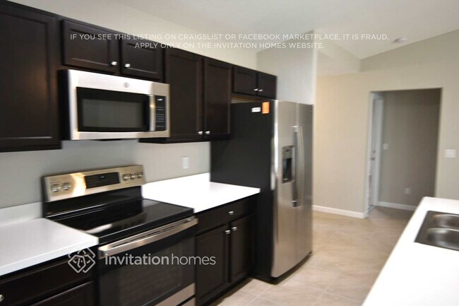 Photo - 242 SW Airview Ave