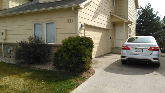 Building Photo - Nice Townhome in Central Loveland