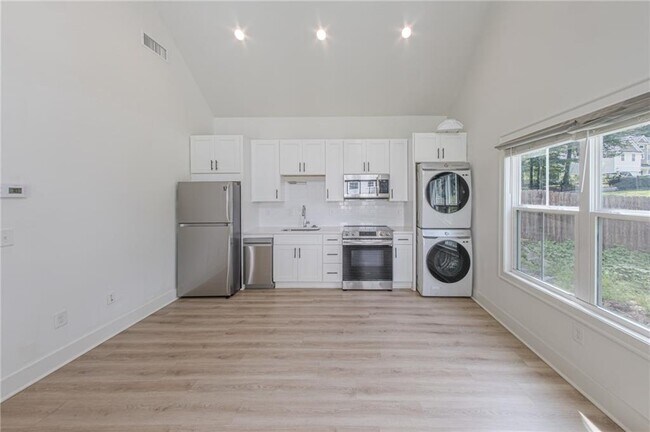 Photo - 2400 Lowe St NW