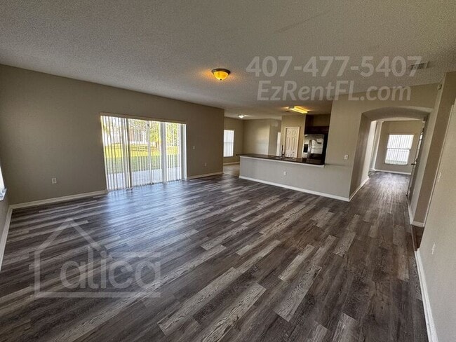 Photo - 568 Bristol Cir