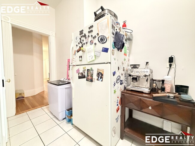 Photo - 79 Glenville Ave Unit 2