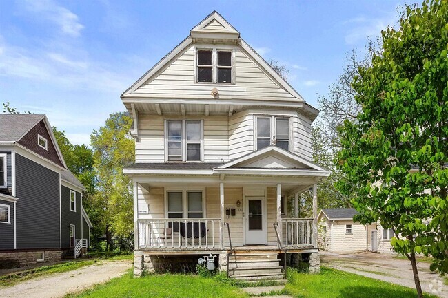 Building Photo - 641 Franklin St Unit Upper Rental