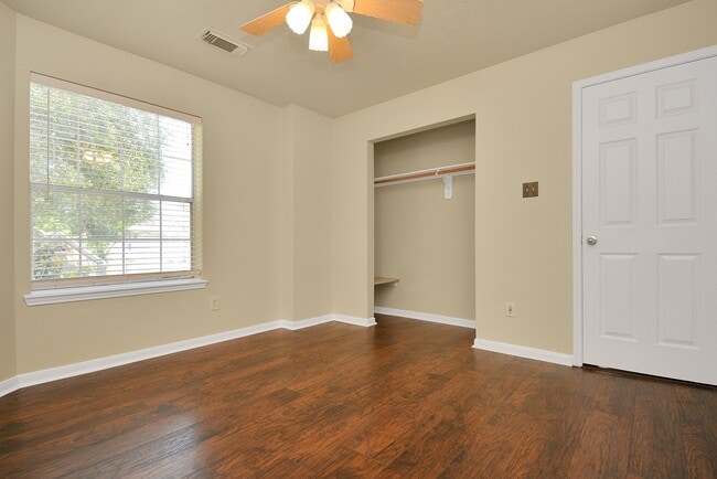 Photo - 4123 Valedon Ln