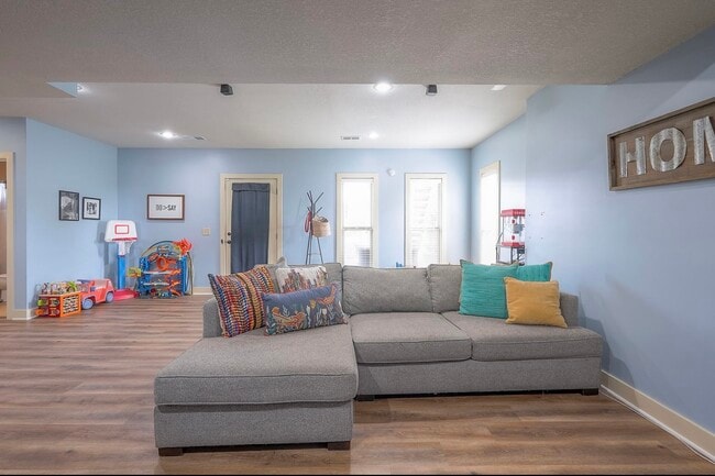 Photo - 10111 N Tullis Dr House