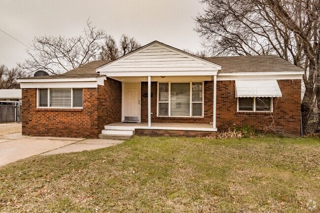 Building Photo - 3745 NW 33rd St Rental
