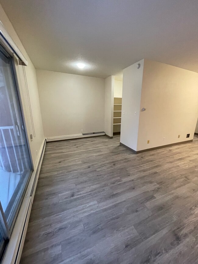 Photo - 13516-102 102 St NW Unit 303