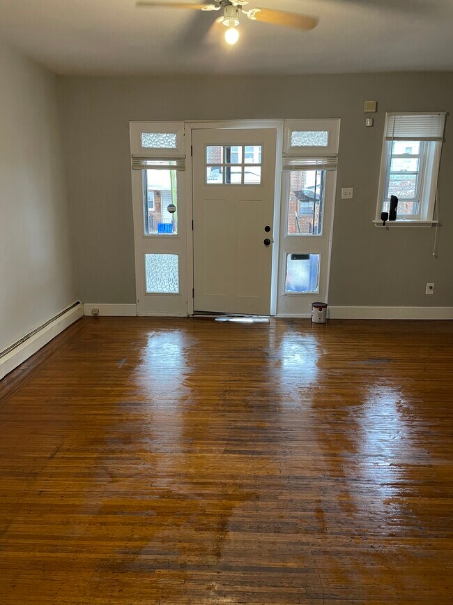 Photo - 2435 S Milan St