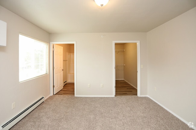 2BR, 2BA - 1,095 SF