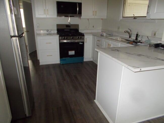 Photo - 3341 Buckingham Ave