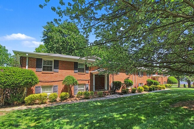 Building Photo - 1 bedroom Condo in Cotswold