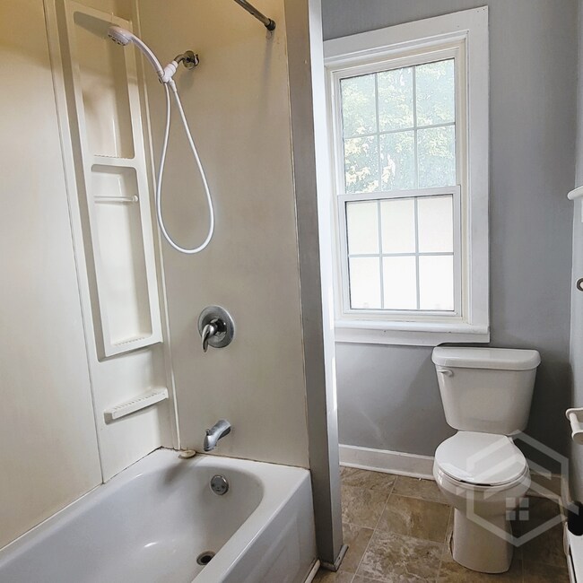 Photo - Convenient 2-Bedroom Upper Unit in Norwich! Unit B