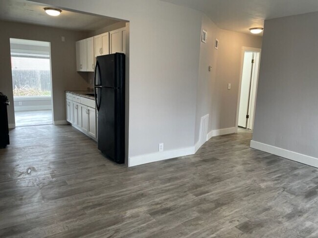 Photo - Spacious 4-Bedroom Home in Kentwood – Minutes from Grand Rapids