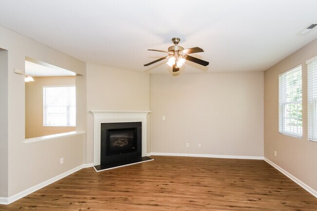 Photo - 140 Georgetowne Dr