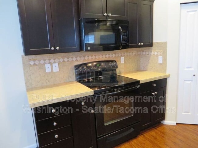 Photo - 1917 201st St E