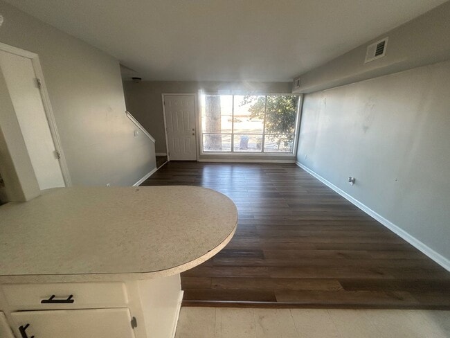 Photo - 1017 Leaphart St