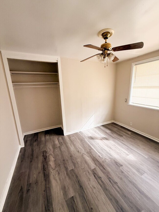 Photo - 2111 Robin St