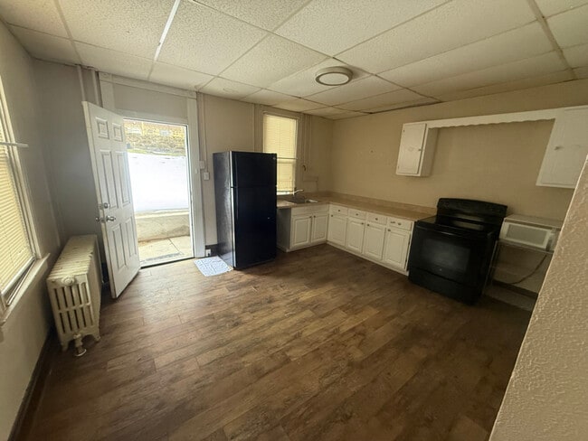 Photo - 120-122-122 N 3rd St Unidad Apt B