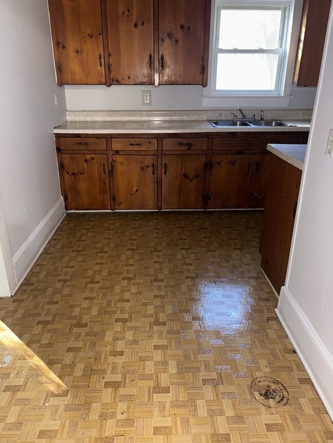 Photo - 506 Carver St