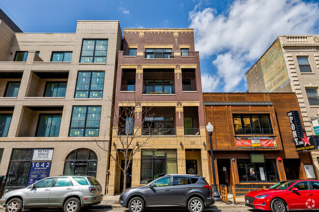Building Photo - 1640 W Belmont Ave Unit 3 Rental