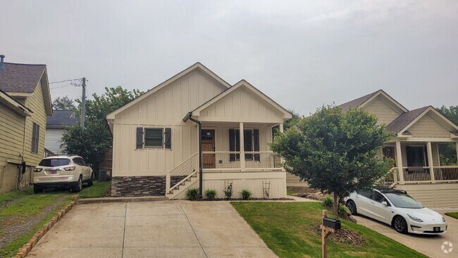 Building Photo - Single Bedroom Charmer Rental