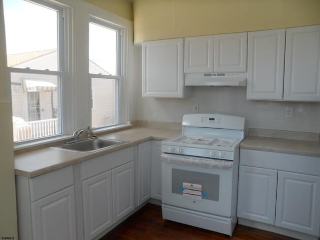 Photo - 5705 Edgewater Ave