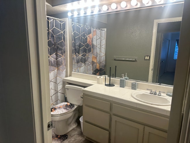 Photo - 4437 Rock Island Dr