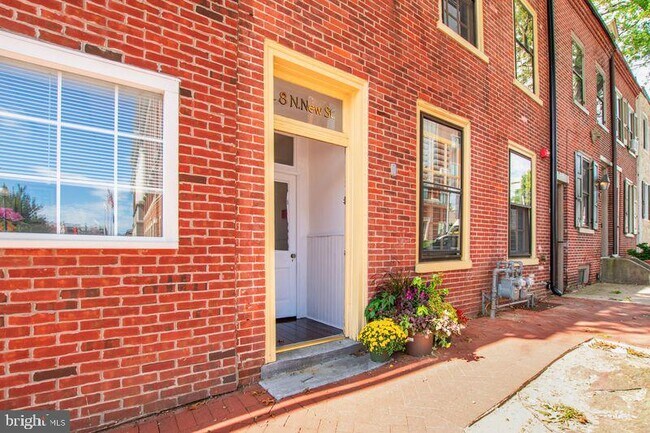 Photo - 8 N New St