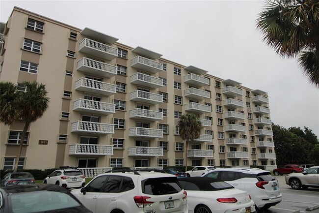 Building Photo - 1831 NE 38th St Unit 509 Rental