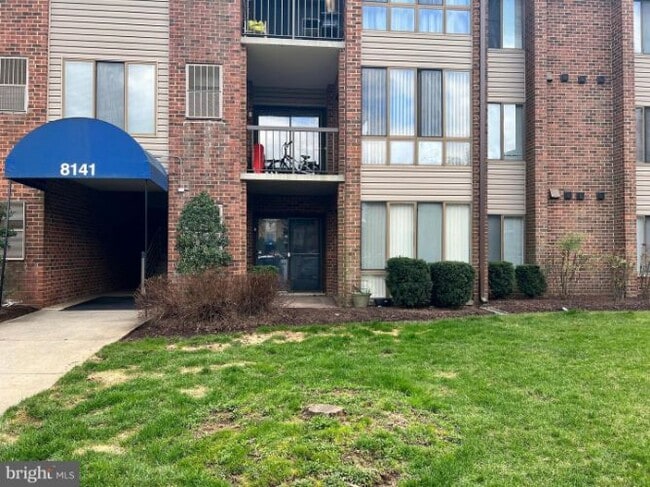 Photo - 8141 Needwood Rd