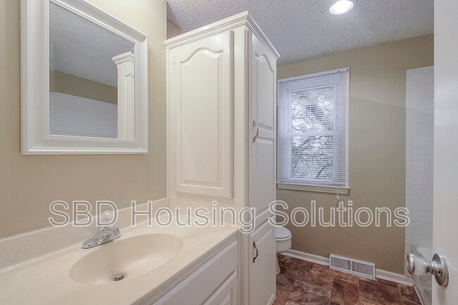 Photo - 2806 N Walrond Ave