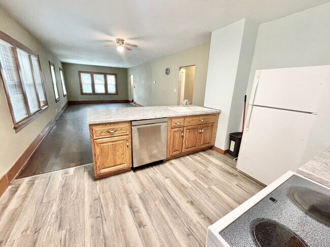 Charming 2-Bedroom Single Family Home in W... - Charming 2-Bedroom Single Family Home in W...