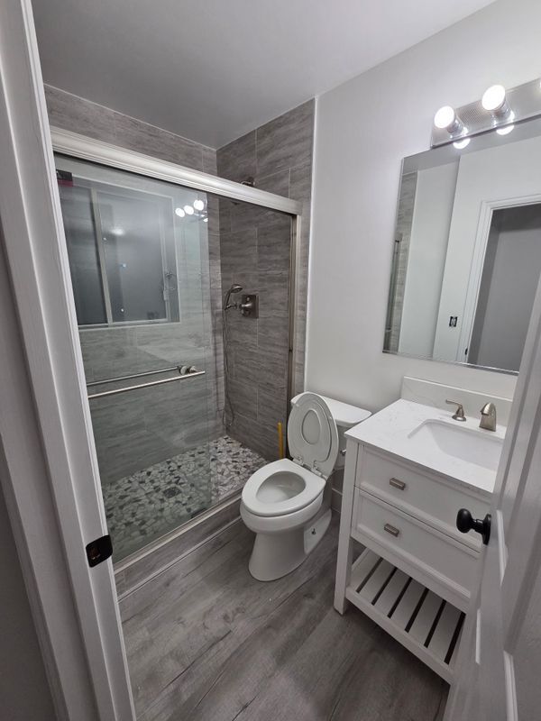 Photo - 1821 280 West