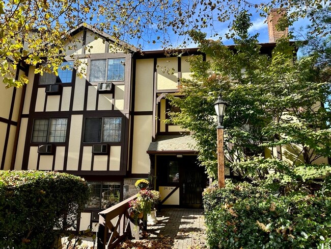 Building Photo - 50 Aiken St Unit APT 241