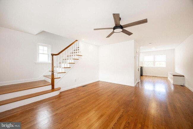 Photo - 353 William St