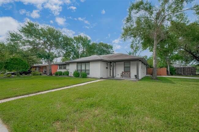 Photo - 8057 Ridgeview Dr