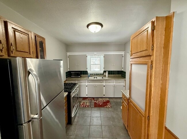 Photo - 339 W 14th St