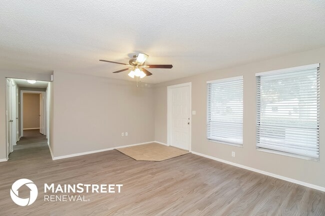 Photo - 1316 Whispering Ln