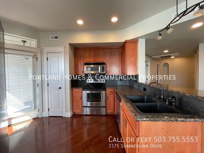 Photo - 3 Bed Townhome in West Linn- Gated Communi...