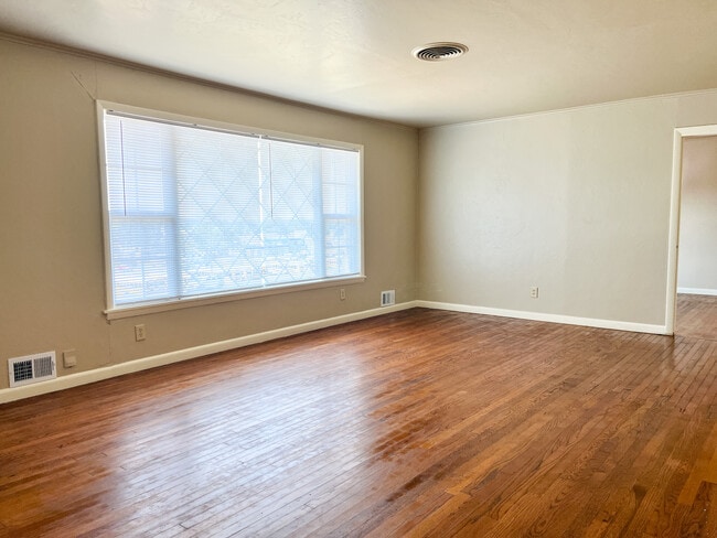 Photo - 2225 S Dallas St