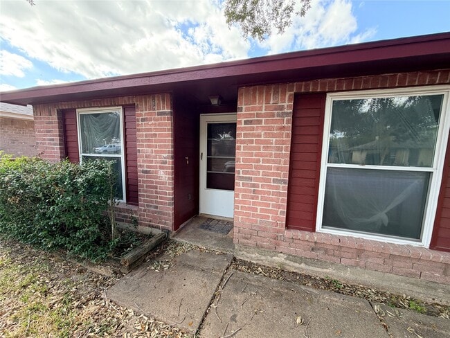 Photo - 1927 Oakwell Ln