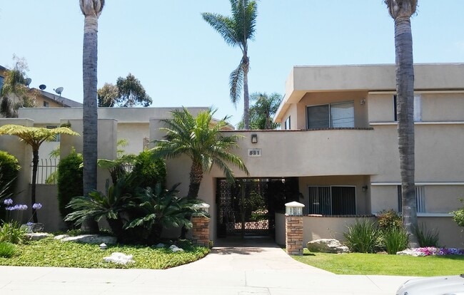 Inglewood Palms Apartments - Inglewood Palms Apartments