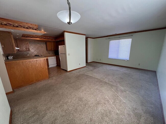 Photo - 4652 E 10 Mile Rd