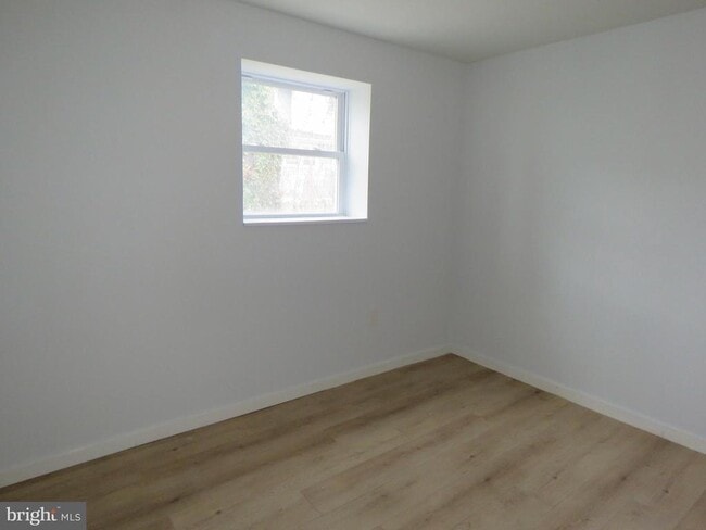 Photo - 1060 Elwood Ave